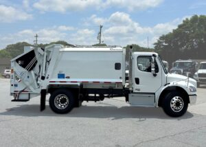 2025 FREIGHTLINER M2 PLUS REAR LOADER-2