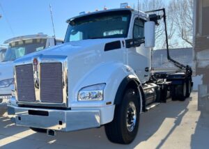 2025 KENWORTH T880