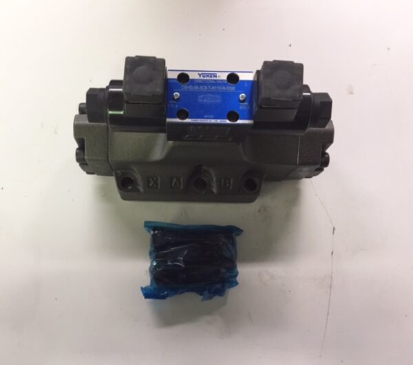 Stationary 4 Yard Compactor Directional Valve NL560054