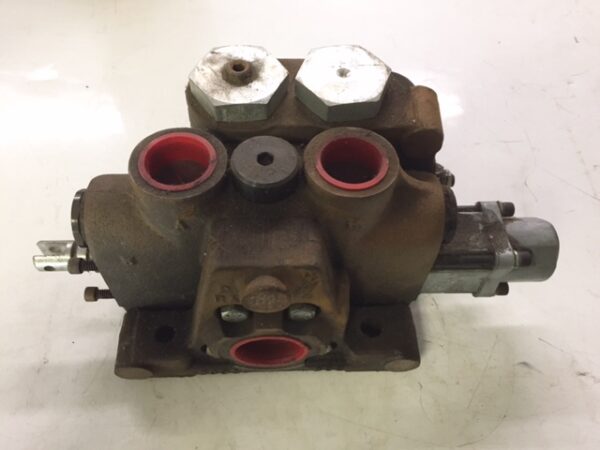 Valve, V42 with Detent and Pressure Kickout NL720043